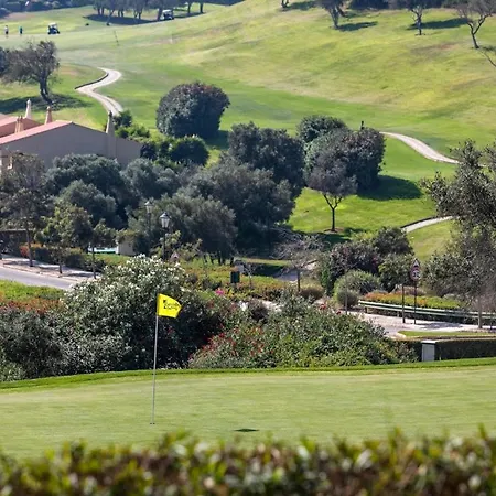With Sunny Patio Boavista Golf & Apartment