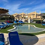 With Sunny Patio Boavista Golf & شقة